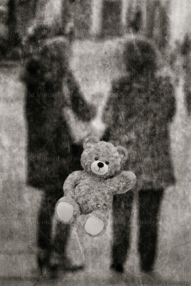 abs 19 absences blurred people street photography teddy bear marcelo leonard