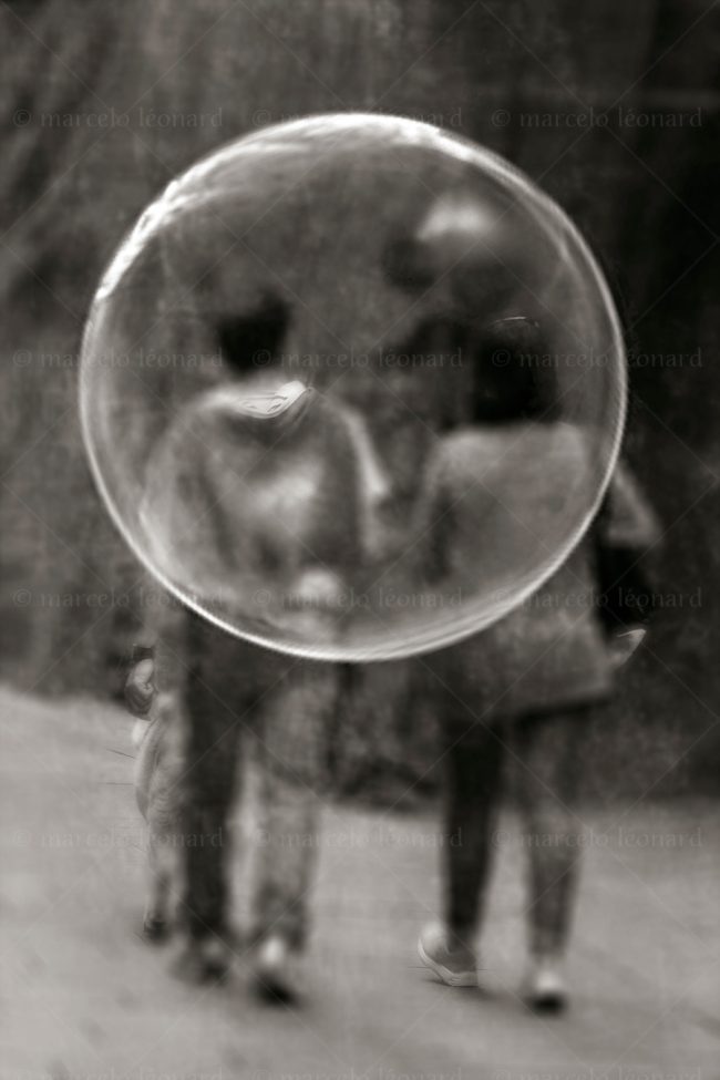abs 24 absences blurred people street photography bubble marcelo leonard