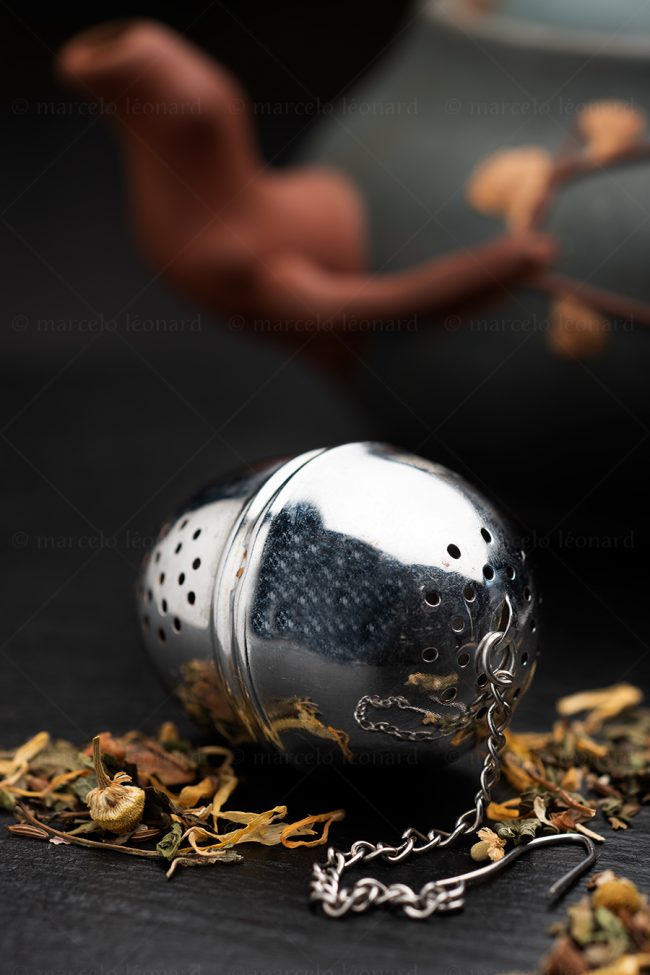 f09 naturaleza muerta bodegon still life studio lighting tabletop food photography teapot drainer tea marcelo leonard