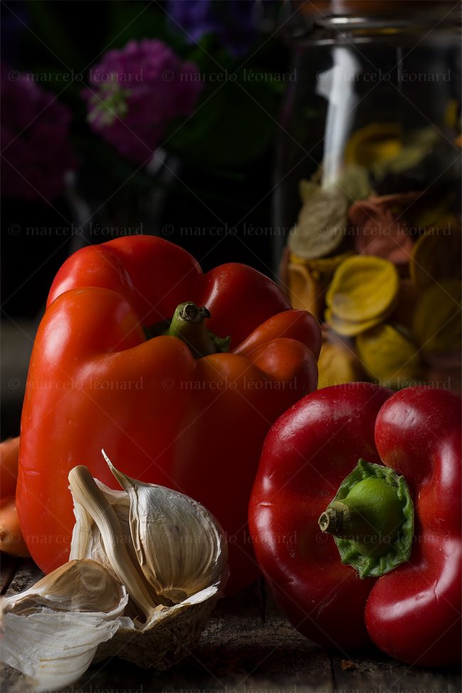 f12 naturaleza muerta bodegon still life studio lighting tabletop food photography garlic pepper pasta marcelo leonard