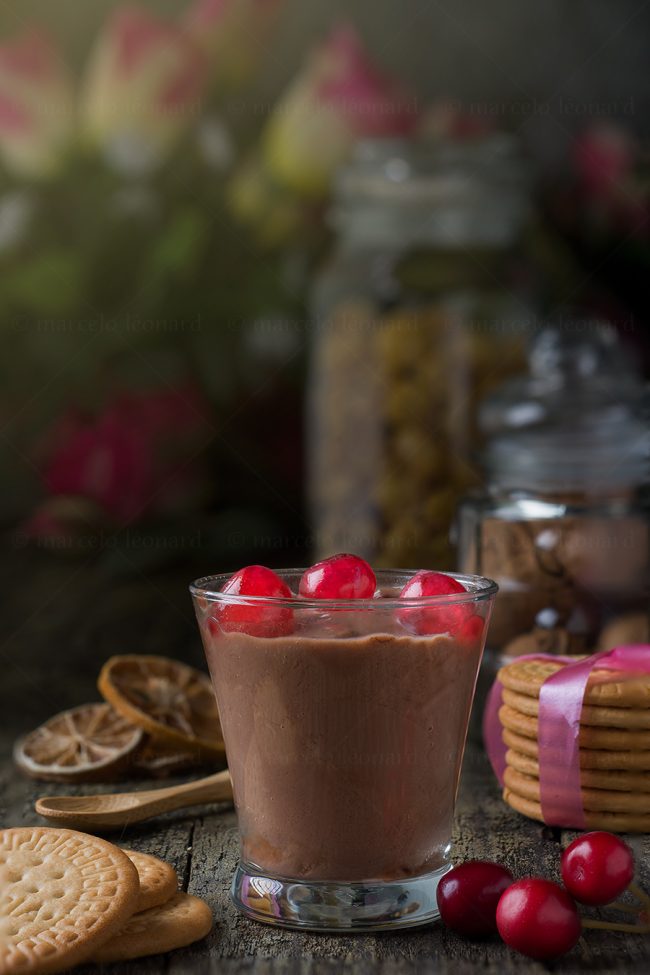 f18 naturaleza muerta bodegon still life studio lighting tabletop food photography chocolate biscuit cherry marcelo leonard