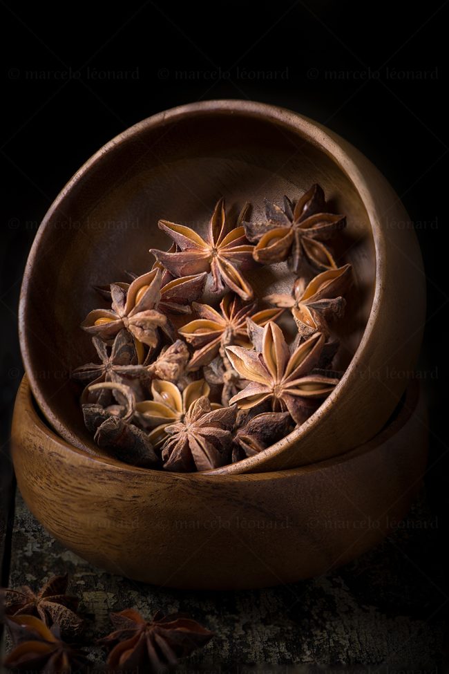 f24 naturaleza muerta bodegon still life studio lighting tabletop food photography star anise wooden bowl marcelo leonard