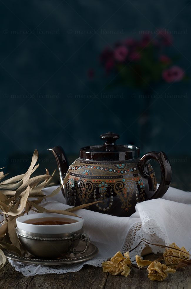 tp06 still life studio lighting tabletop food photography antique porcelain teapot marcelo leonard