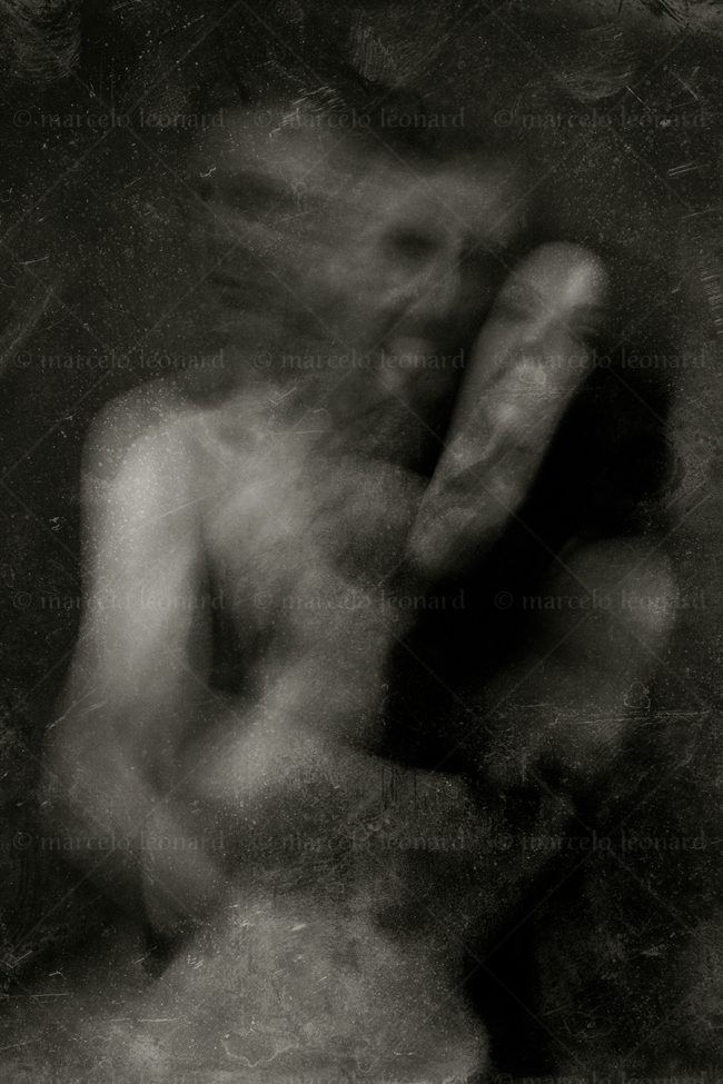 s07 photography conceptual surrealism darkmood oneiric black and white dreamlike self portrait blurred long exposureghost terror macabre marcelo leonard