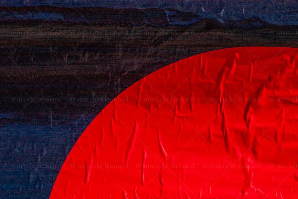 red texture crumpled paper mindfulness marcelo leonard