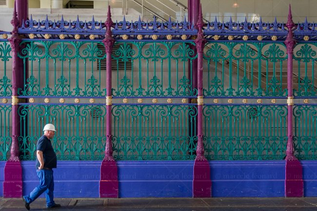 street colourful worker fence mindfulness marceloleonard