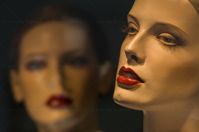 woman face mannequin mindfulness marcelo leonard
