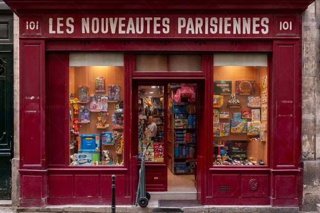 antique vintage shop toy paris street city mindfulness marcelo leonard
