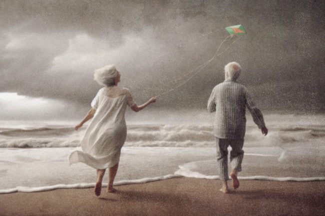 ag 04 aging decay eldery blurred conceptual beach wave kite mindfulness marcelo leonard