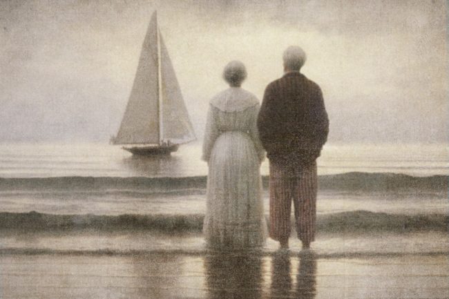 ag 06 aging decay eldery blurred conceptual beach waves sail boat mindfulness marcelo leonard