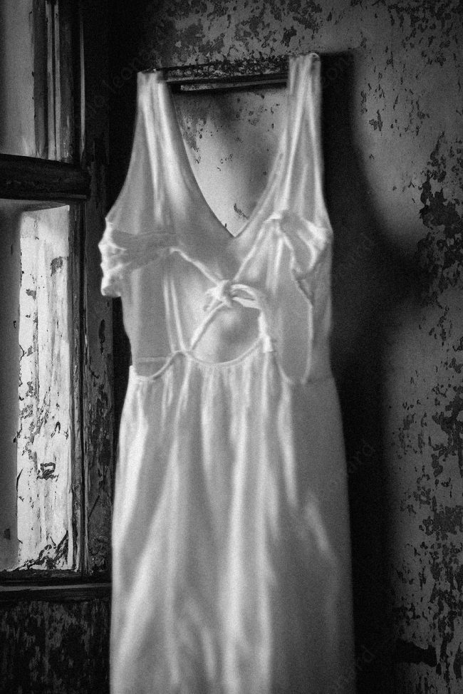 12 white dress decay decay broken conceptual photograph marcelo leonard