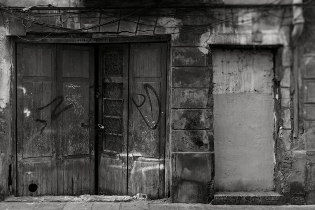 04 decay, abandoned, ruin, door, window,marcelo leonard