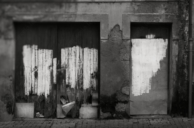 05 decay, abandoned, ruin, door, window,marcelo leonard