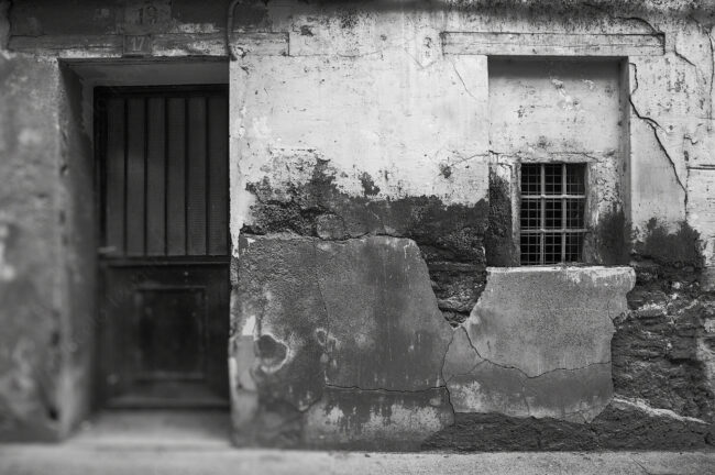 06 decay, abandoned, ruin, door, window,marcelo leonard