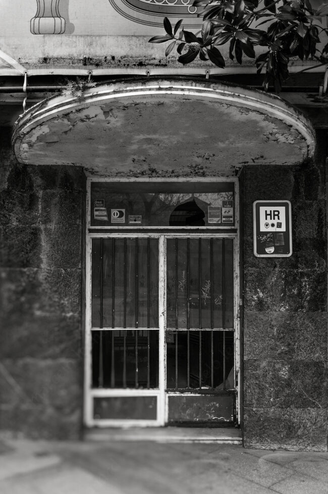07 decay, abandoned, ruin, door, window,marcelo leonard