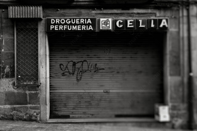 10 decay, abandoned, ruin, shop, door, window,marcelo leonard