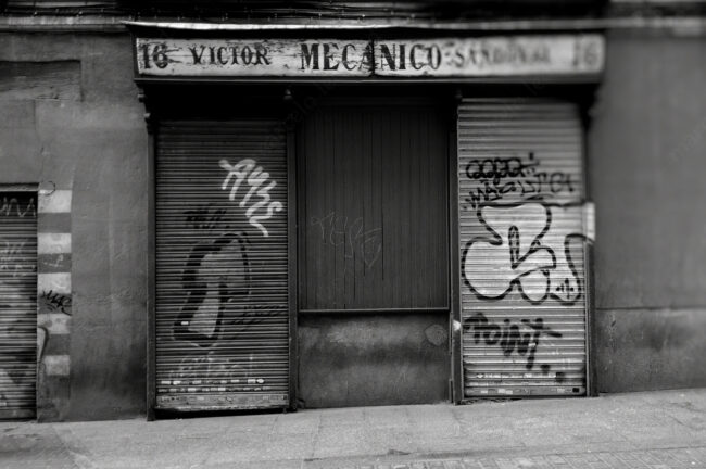 11 decay, abandoned, shop, ruin, door, window,marcelo leonard