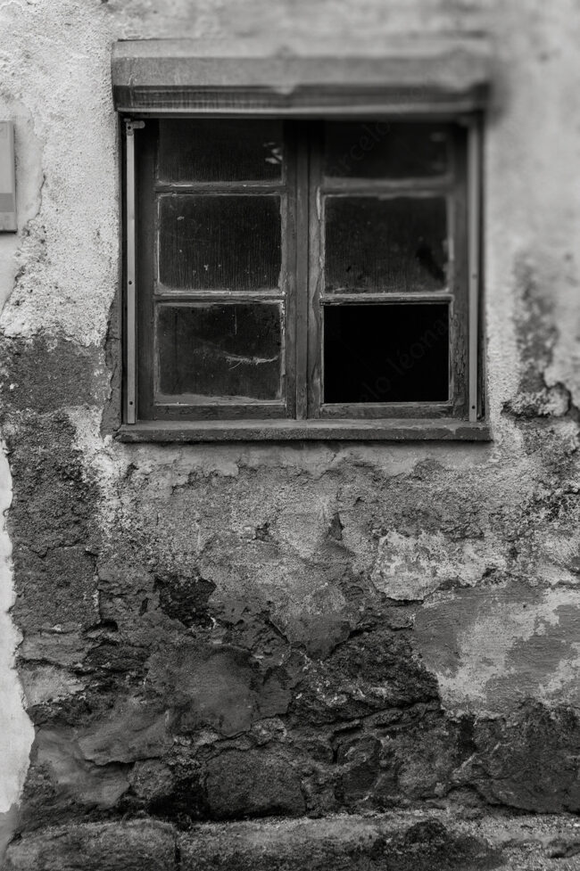 13 decay, abandoned, ruin, door, window,marcelo leonard