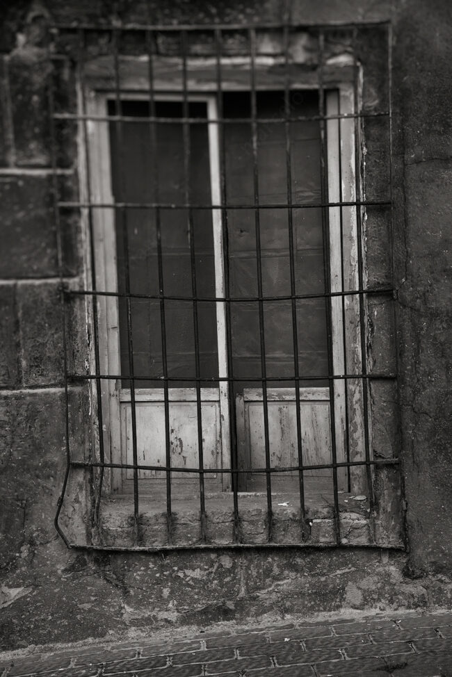 21 decay, abandoned, ruin, door, window,marcelo leonard